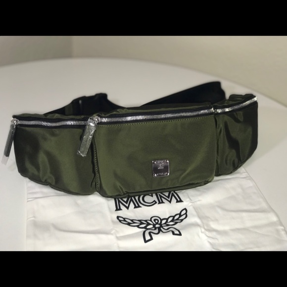 black mcm fanny pack